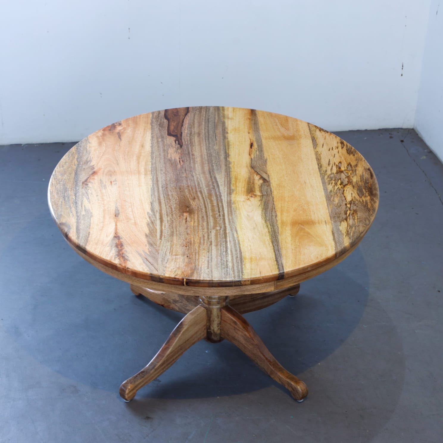 Priya Dining Table